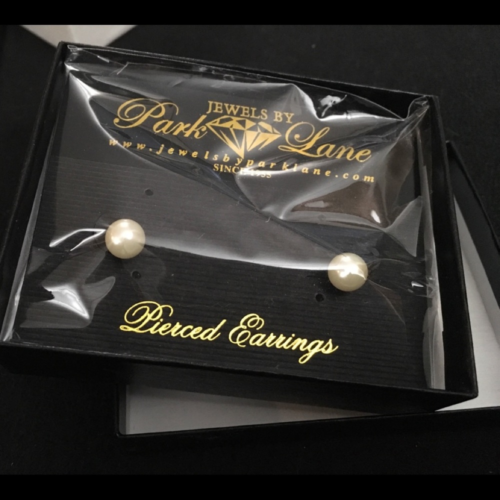 Park Lane pearl earrings